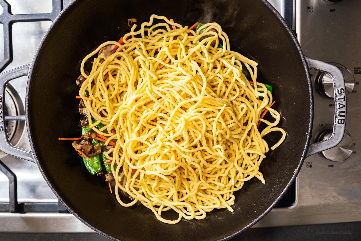 lo mein noodles | www.iamafoodblog.com