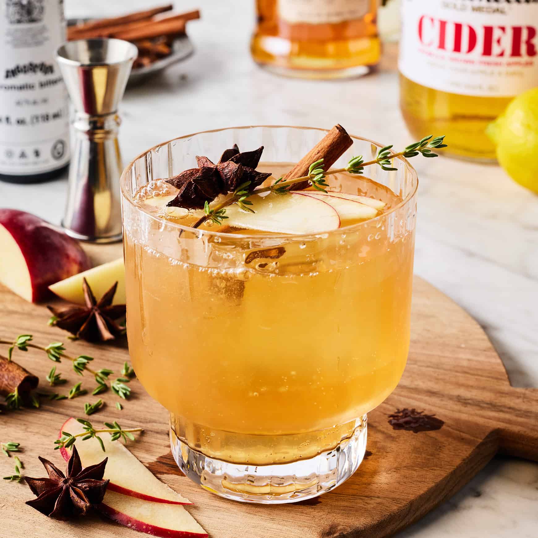 Apple cider cocktail