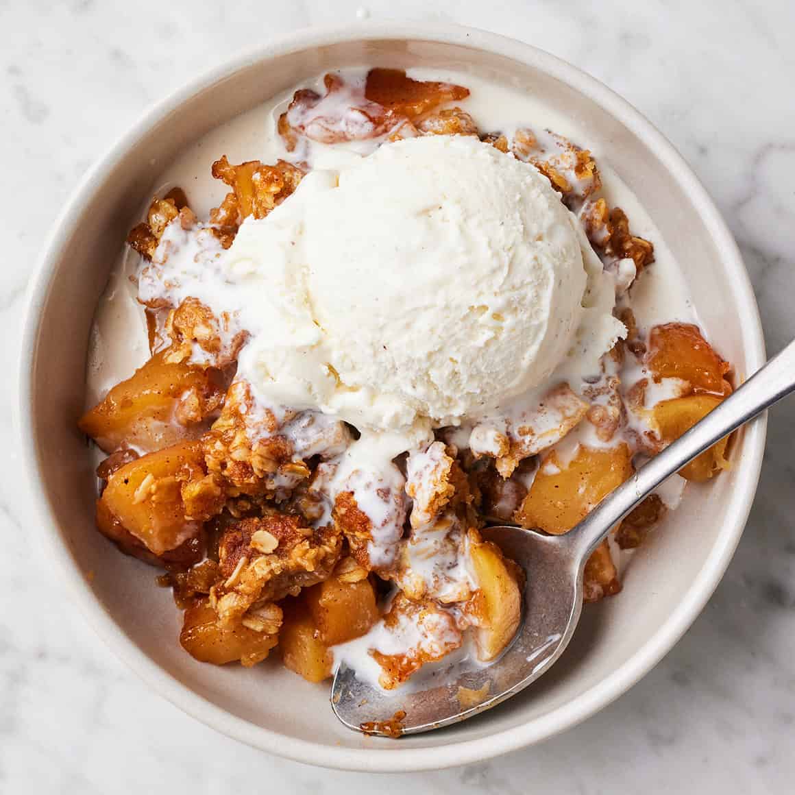 best Thanksgiving desserts - easy apple crisp
