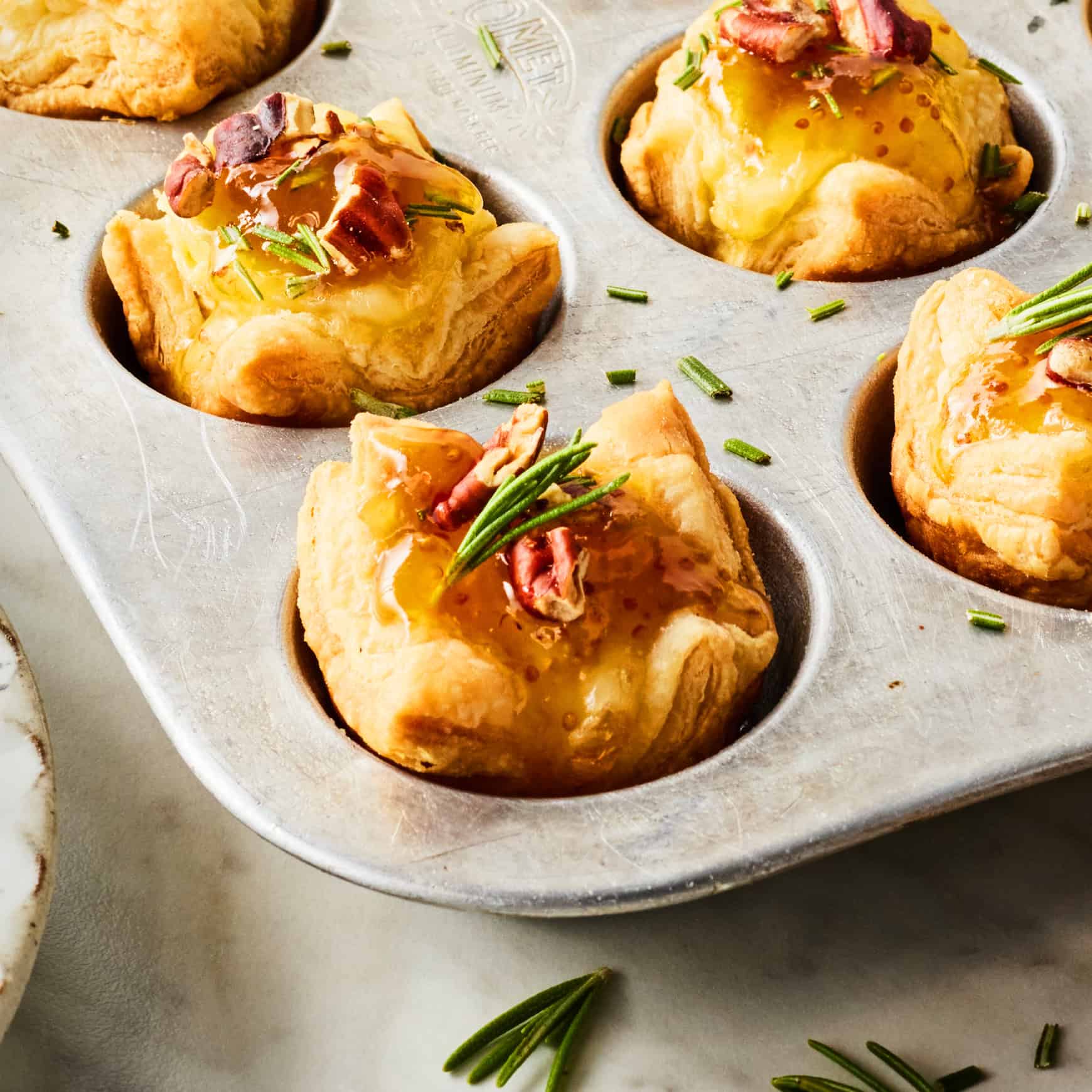 Friendsgiving food ideas - puff pastry brie bites