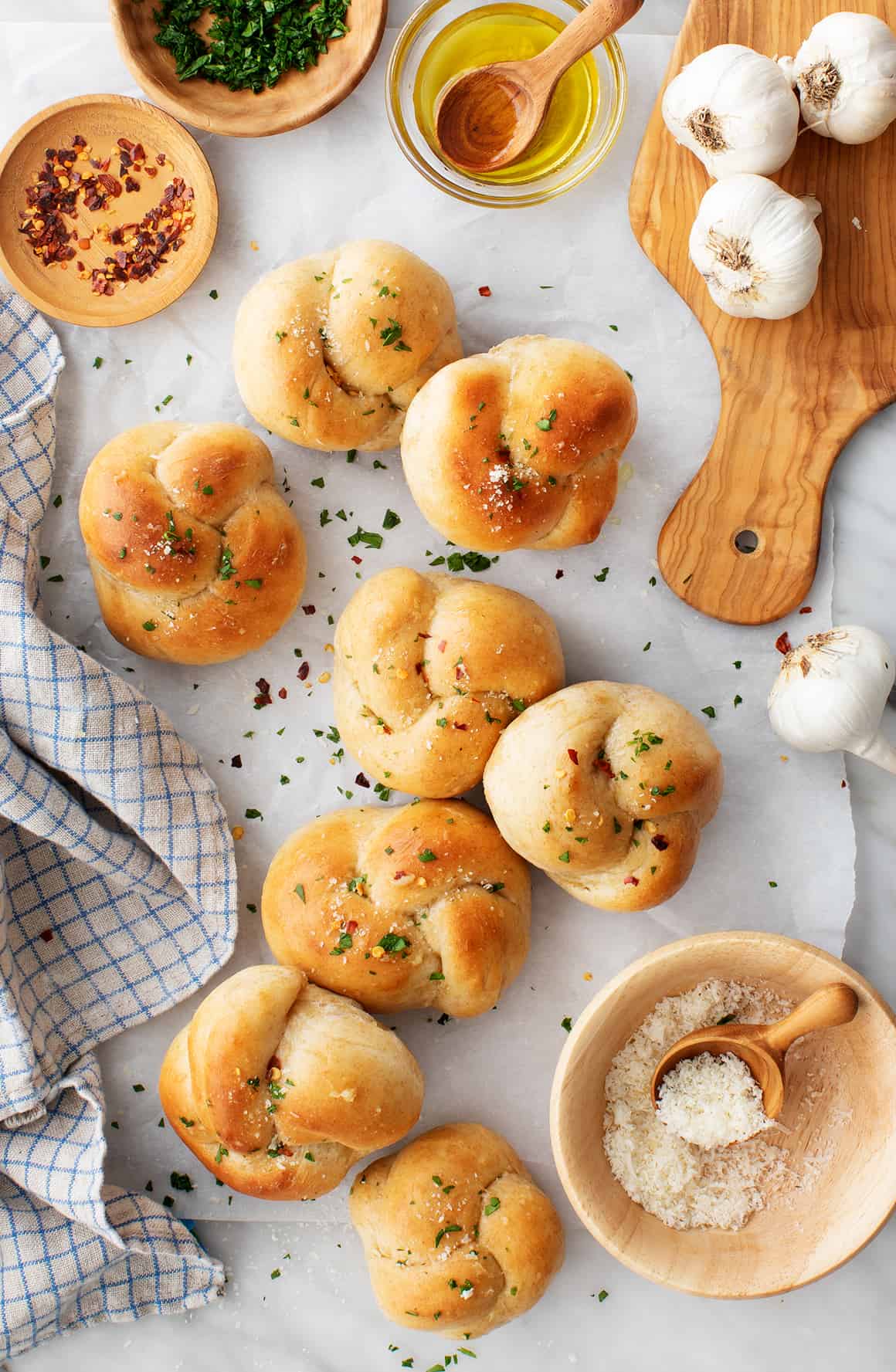 Thanksgiving side dishes - garlic knots