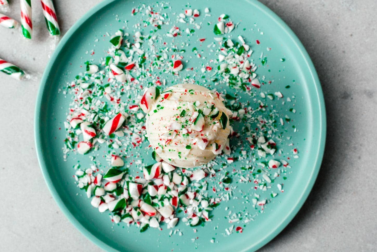 peappermint hot chocolate bombs | www.iamafoodblog.com