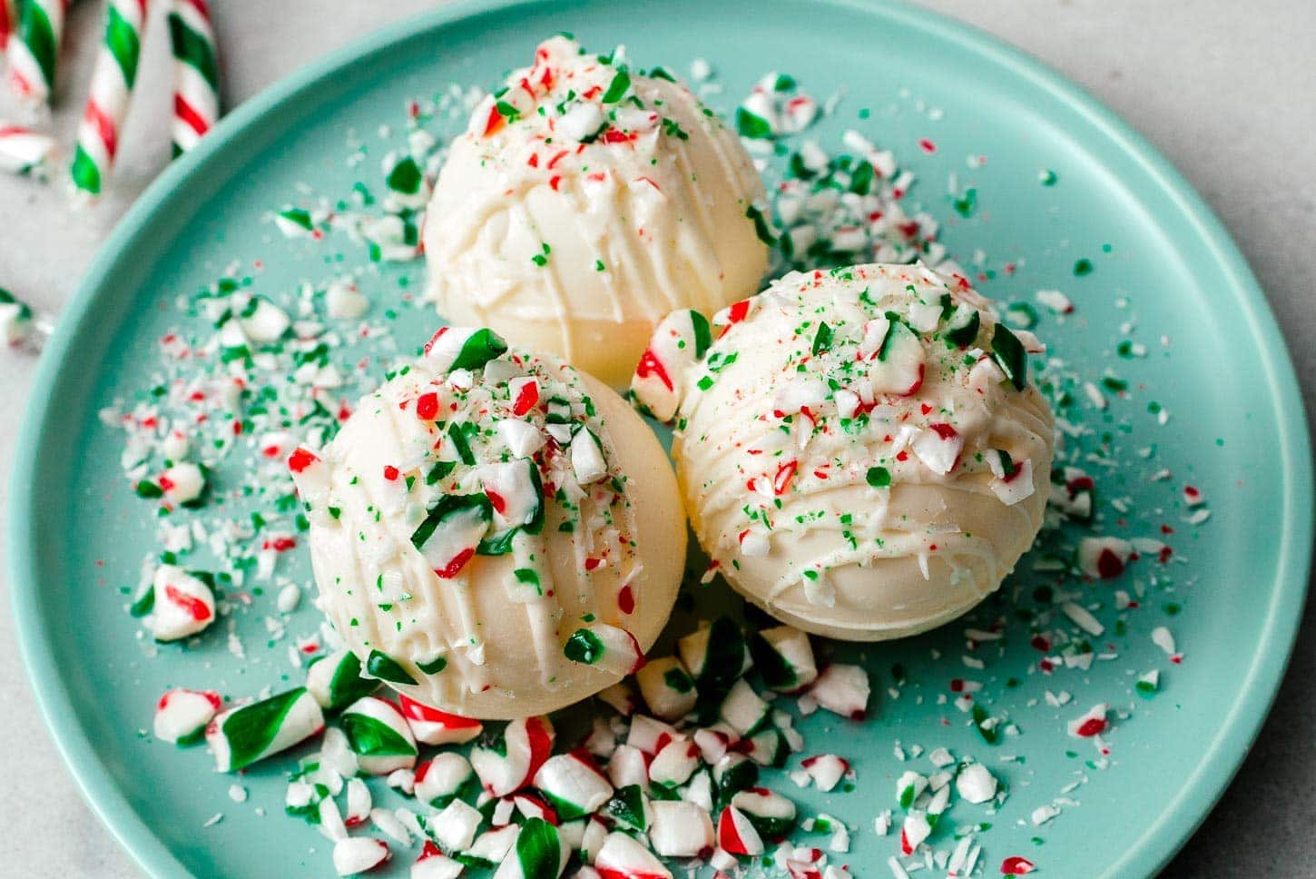 snowman hot chocolate bombs | www.iamafoodblog.com