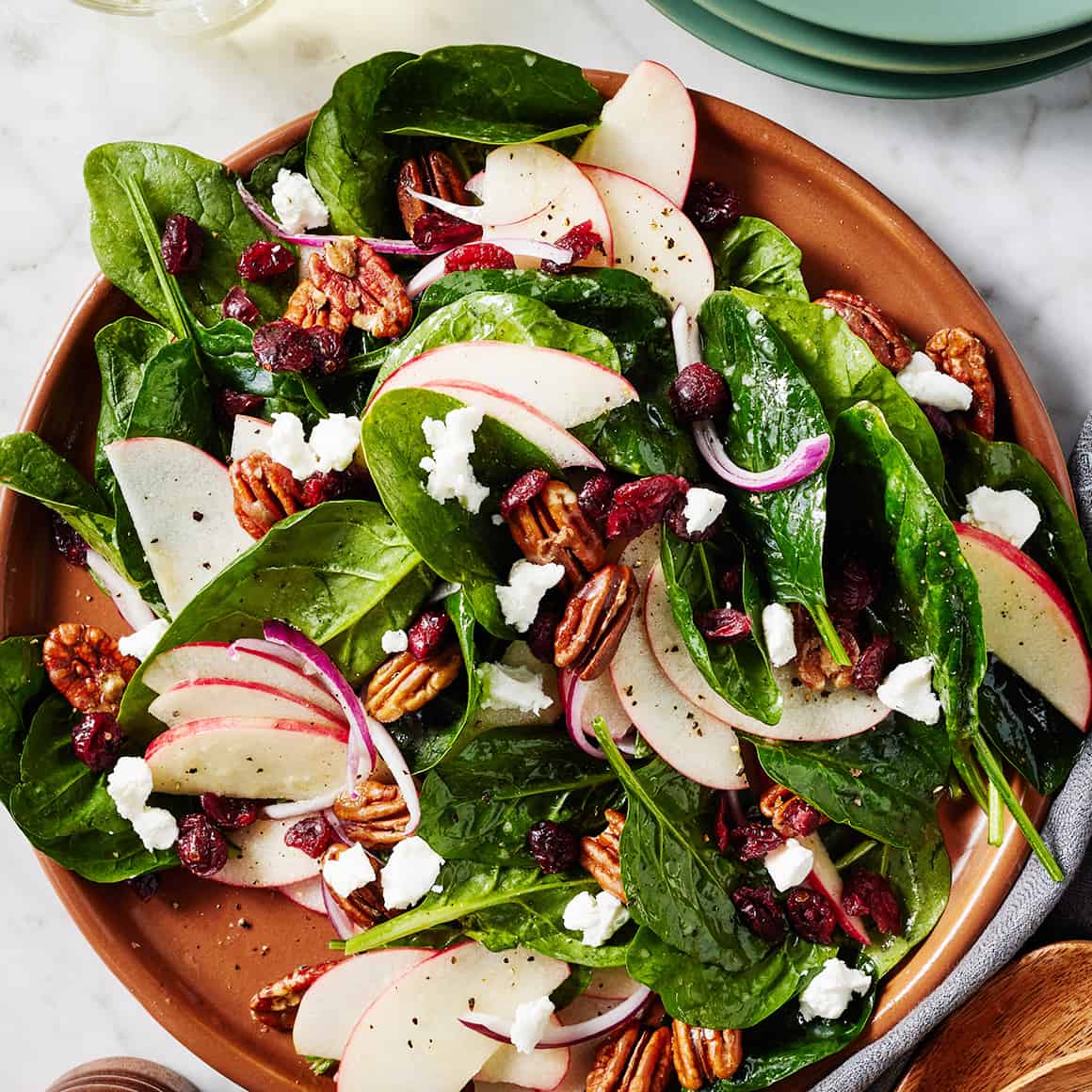 Spinach salad with apples and cranberries