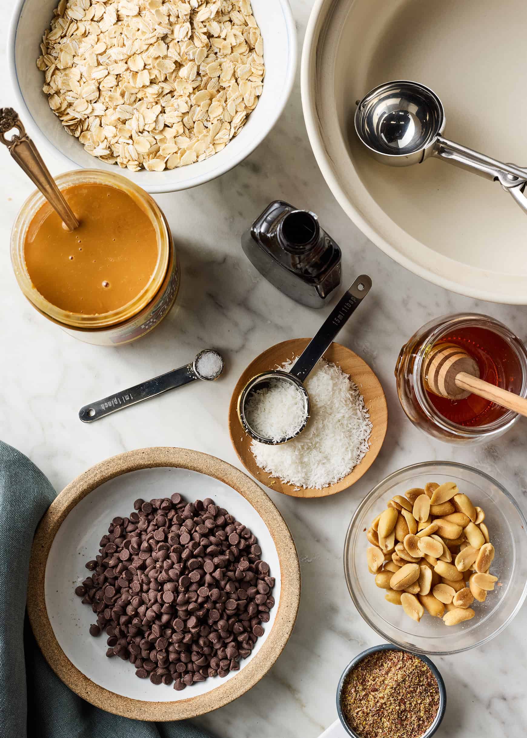 Energy balls recipe ingredients